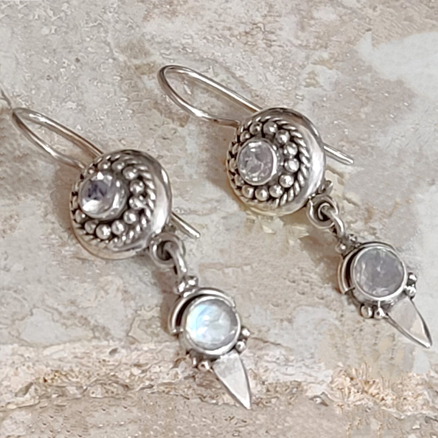 Moonstone earrings, with 925 sterling silver setting,