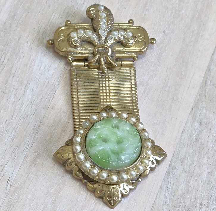 Vintage carved jade pin, vintage pin with pearl accents, signed Karu Kaufman Fifth Avenue