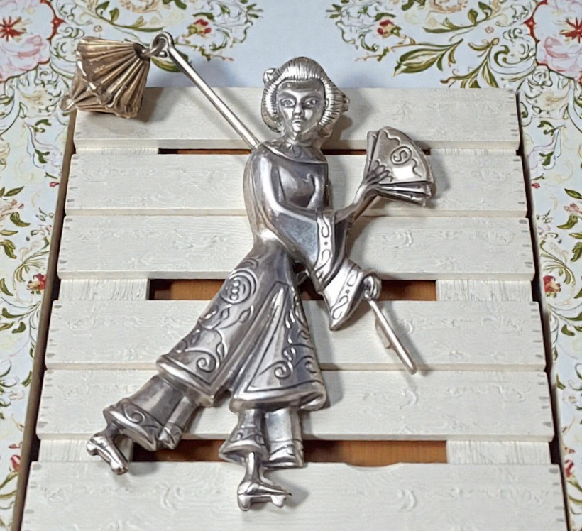 Japanese Geisha pin, vintage pin, sterling silver hallmarked S