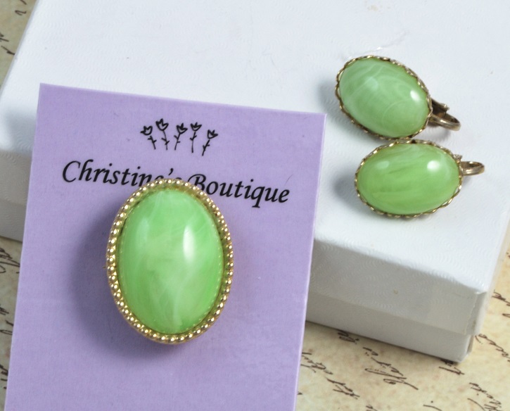 Light Green Cabachon Small Pin & Earrings Set