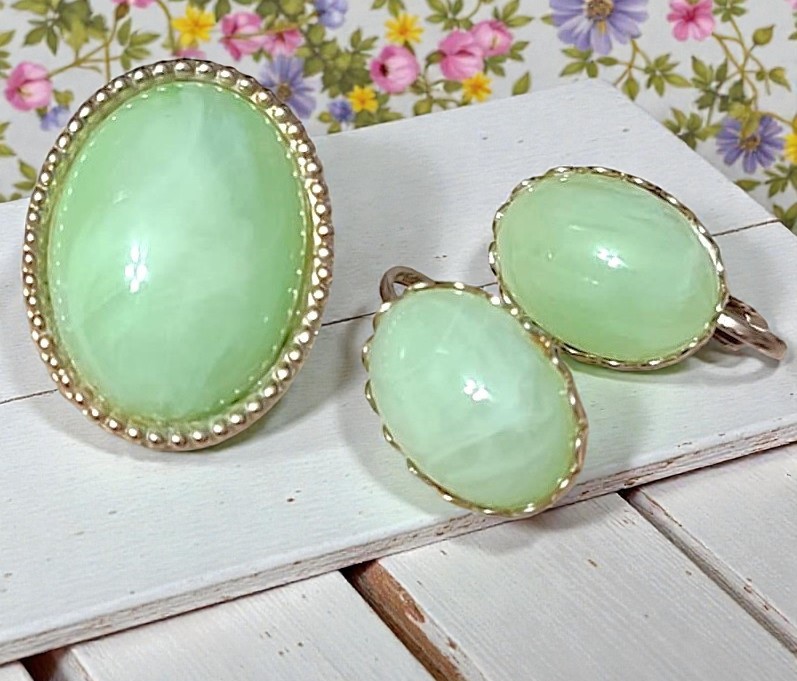 Vintage pin and clip on earrings set, melon green cabachon center