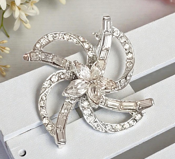 Rhinestone Pinwheel Vintage Pin