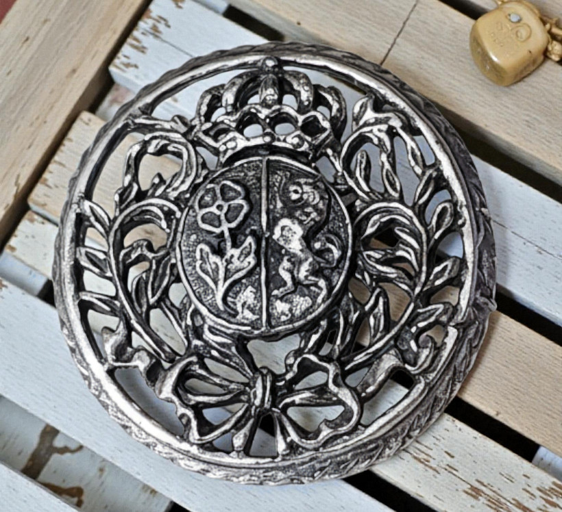 CORO Mediallion Style Pin