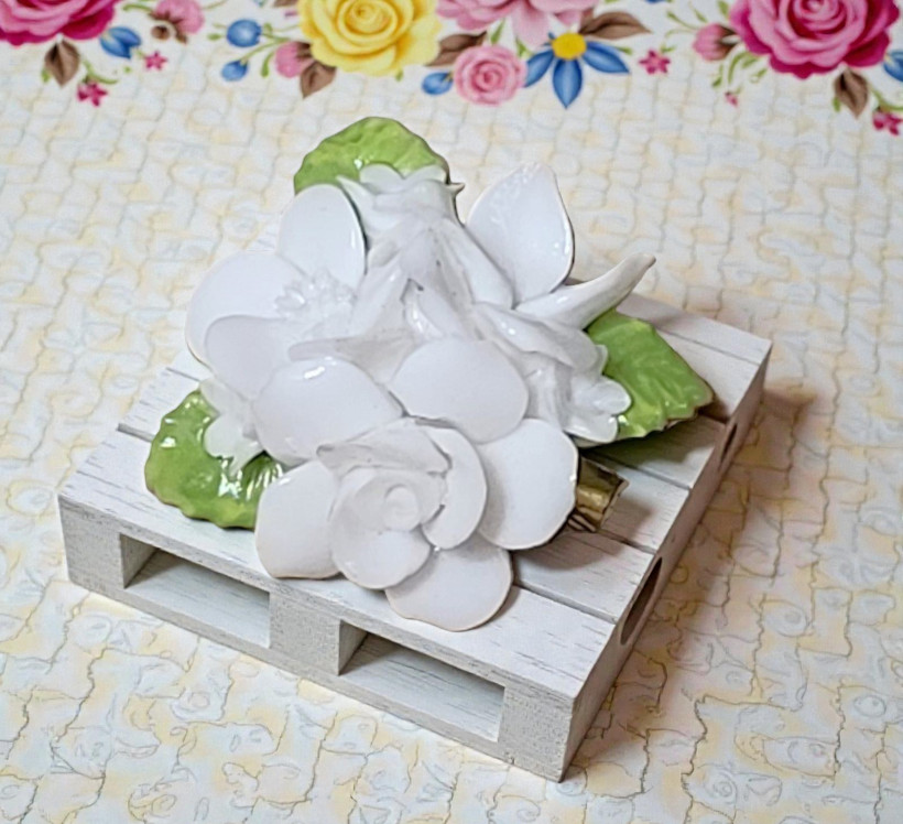 Coalport Bone China Vintage Pin White Flower