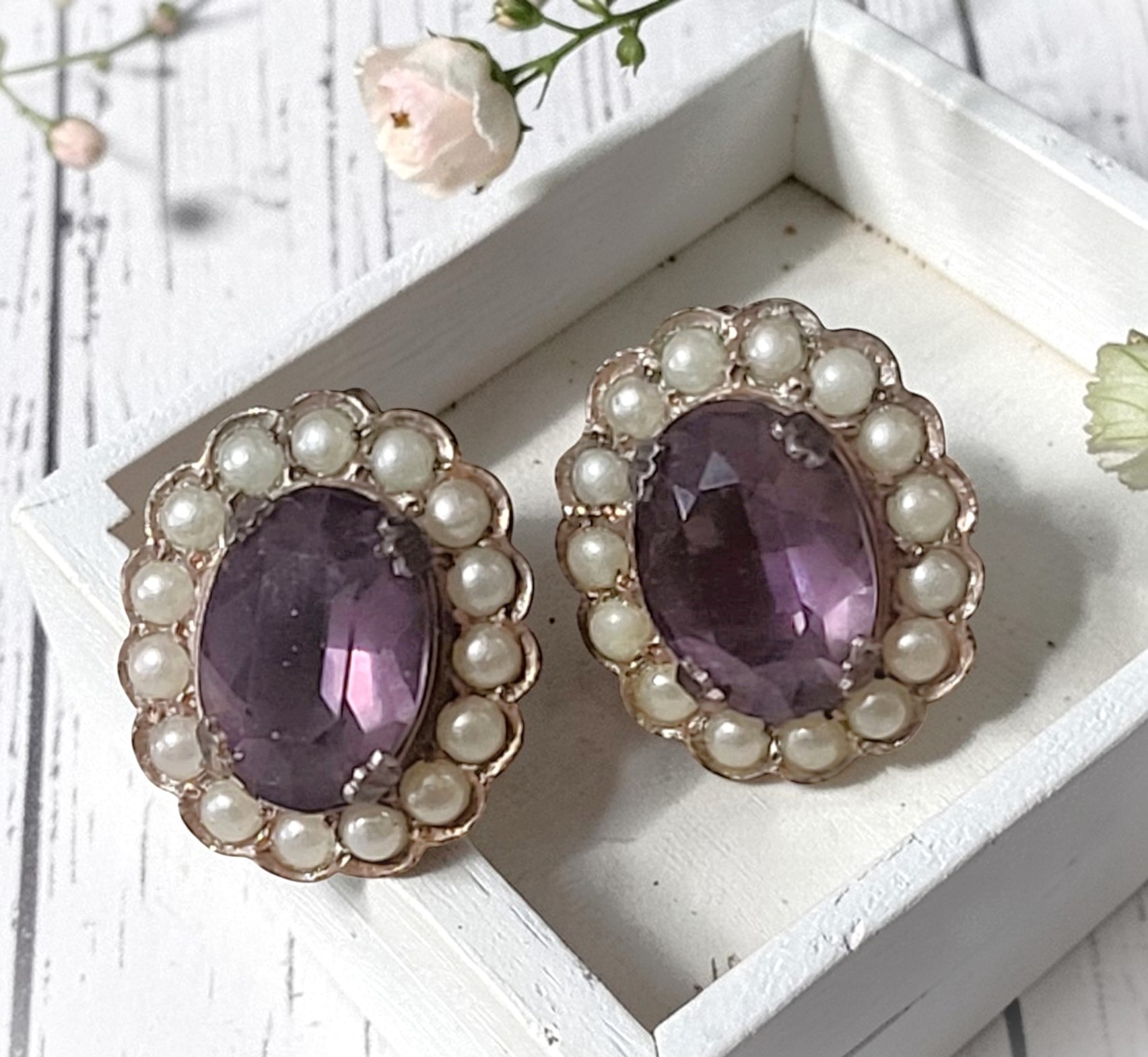 Purple Rhinestone and Pearl Clip On Vintage Earrings Purple Rhinestone and Pearl Clip On Vintage Earrings