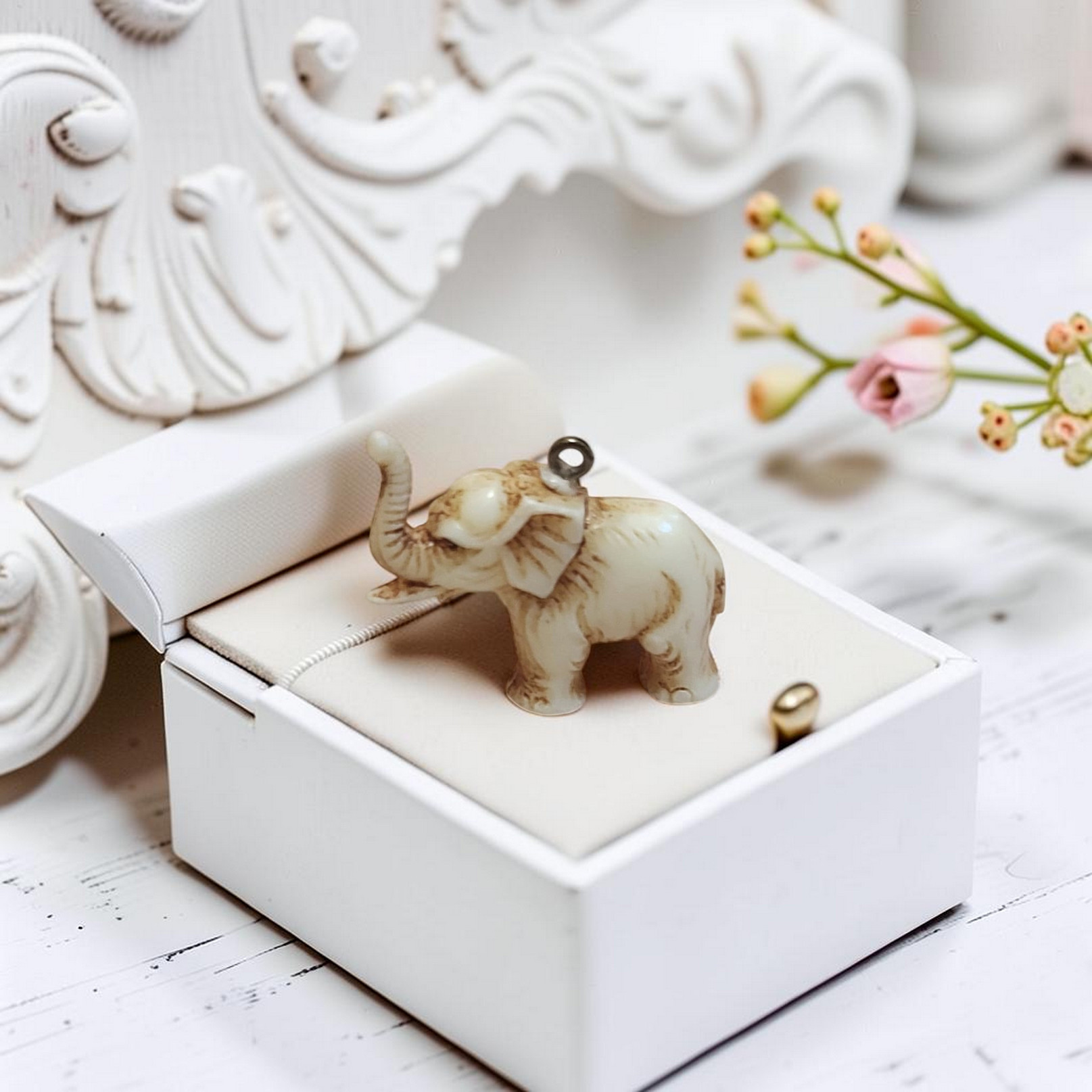 Carved elephant charm, vintag charm