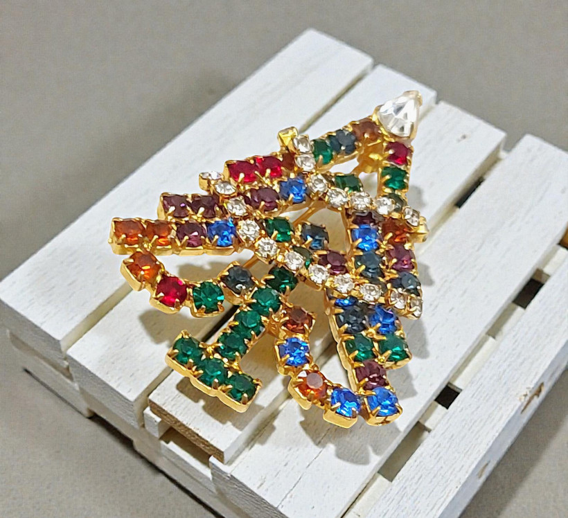Christmas tree pin, brooch, vintage austrian crystals