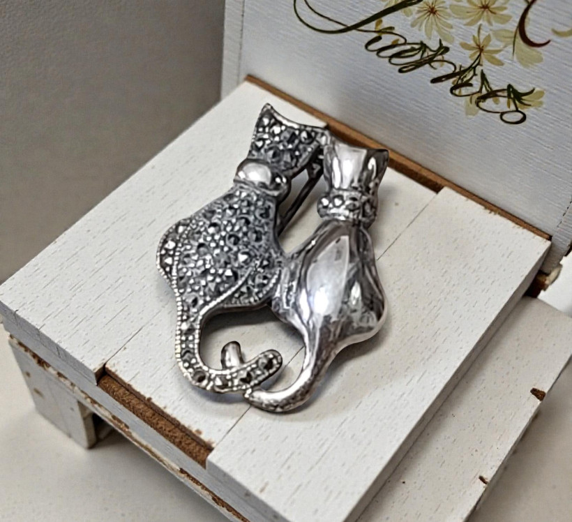 Sterling Silver and Marcasite Cats Vintage Pin