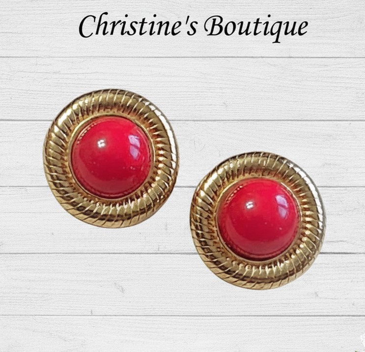 Red button earrings, vintage, clip on earrings