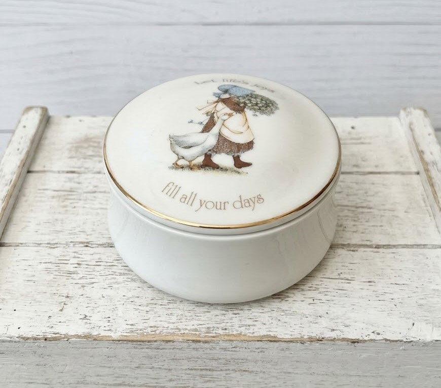 Holly Hobbie Designers Collection Porcelain Jewlery Box