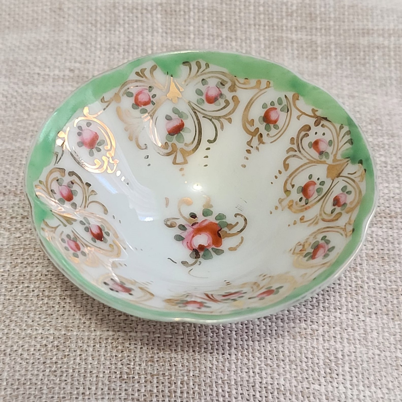 Miniature Hand Painted Porcelain Ring Bowl - Click Image to Close