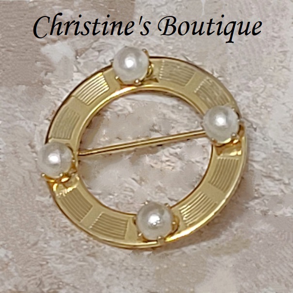 Vintage circle pin with pearls - Click Image to Close