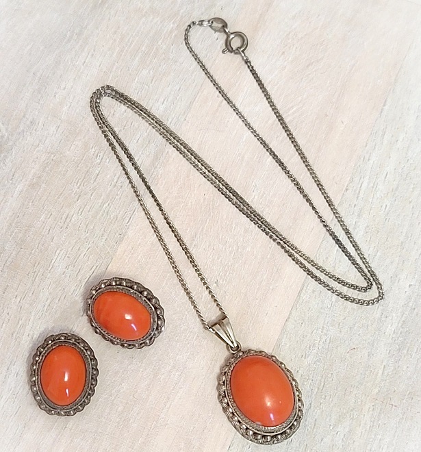 Vintage coral necklace and clip on earrings, set in sterling silver