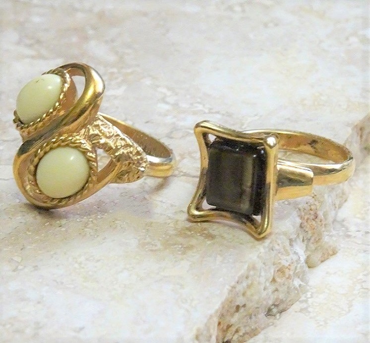 Vintage adjustable rings, set of 2, by designer Sarah Coventry - Click Image to Close