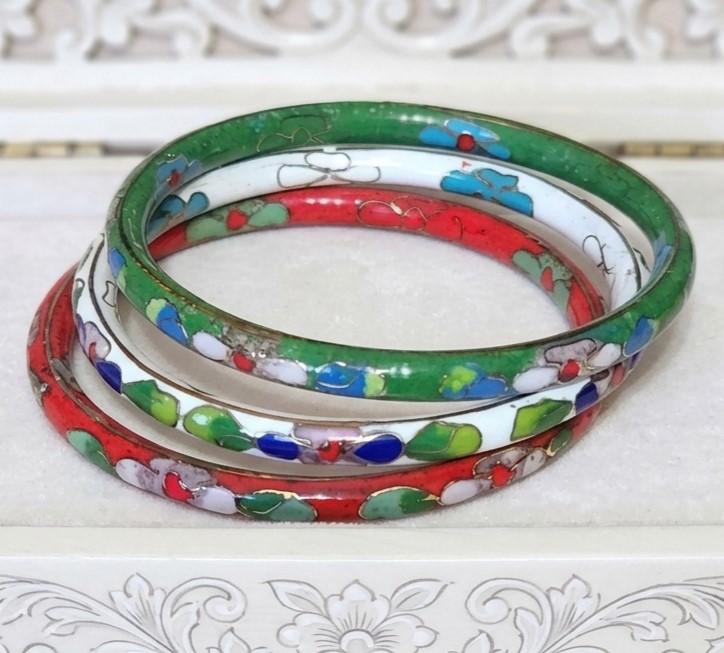 Cloisonne Set of 3 Bangle Bracelets Red White and Green