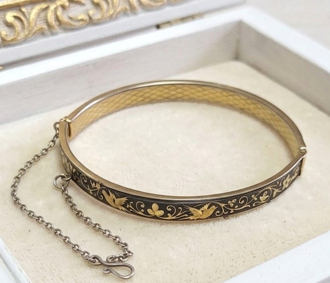 Damascene Bird Design Bangle Oval Bracelet with saftey chain