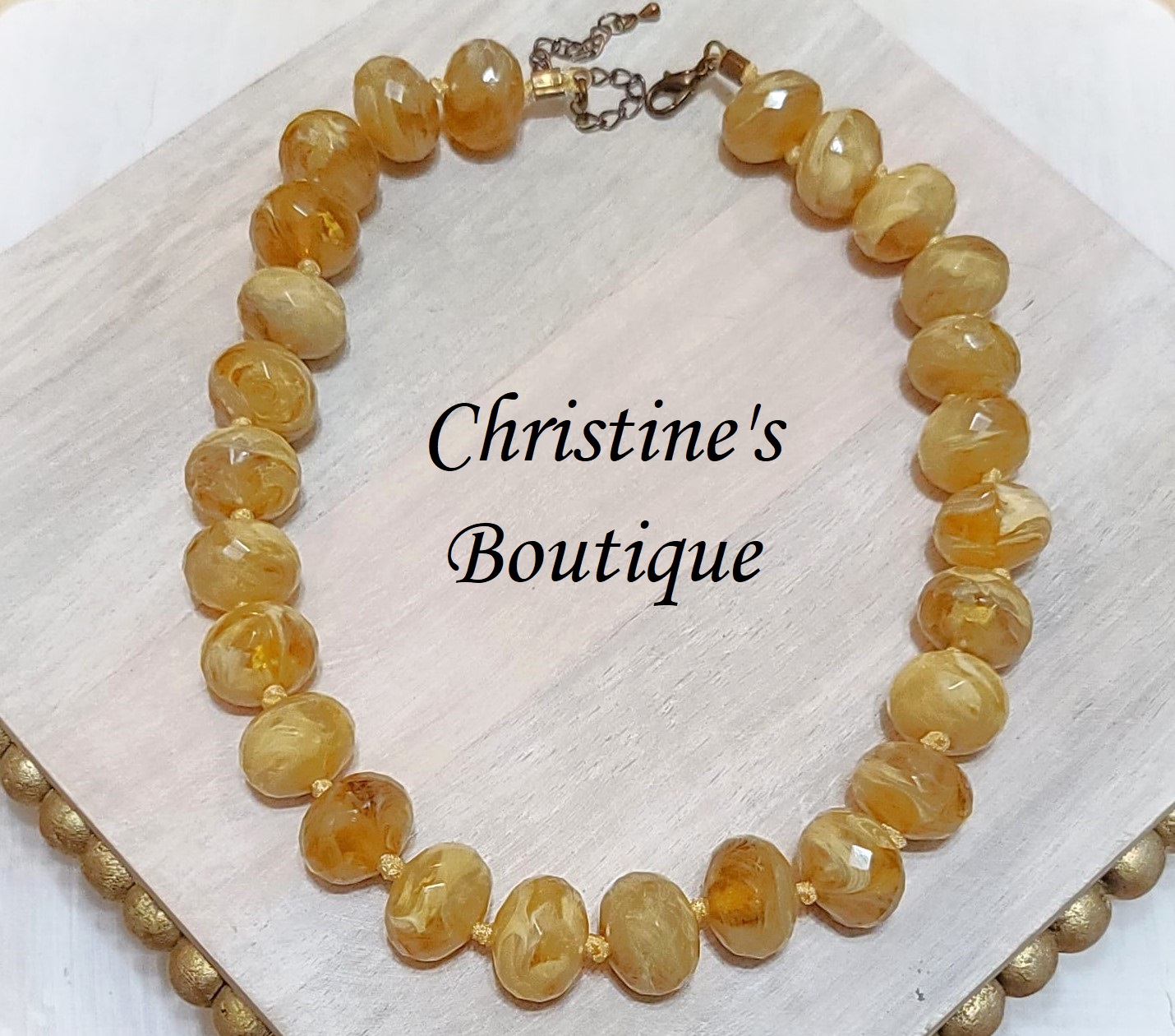 Marblized butterscotch color faceted bead vintage necklace - Click Image to Close
