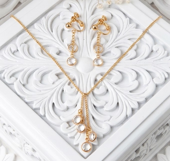 Avon Crystal Y Necklace and Pierced Earrings Set