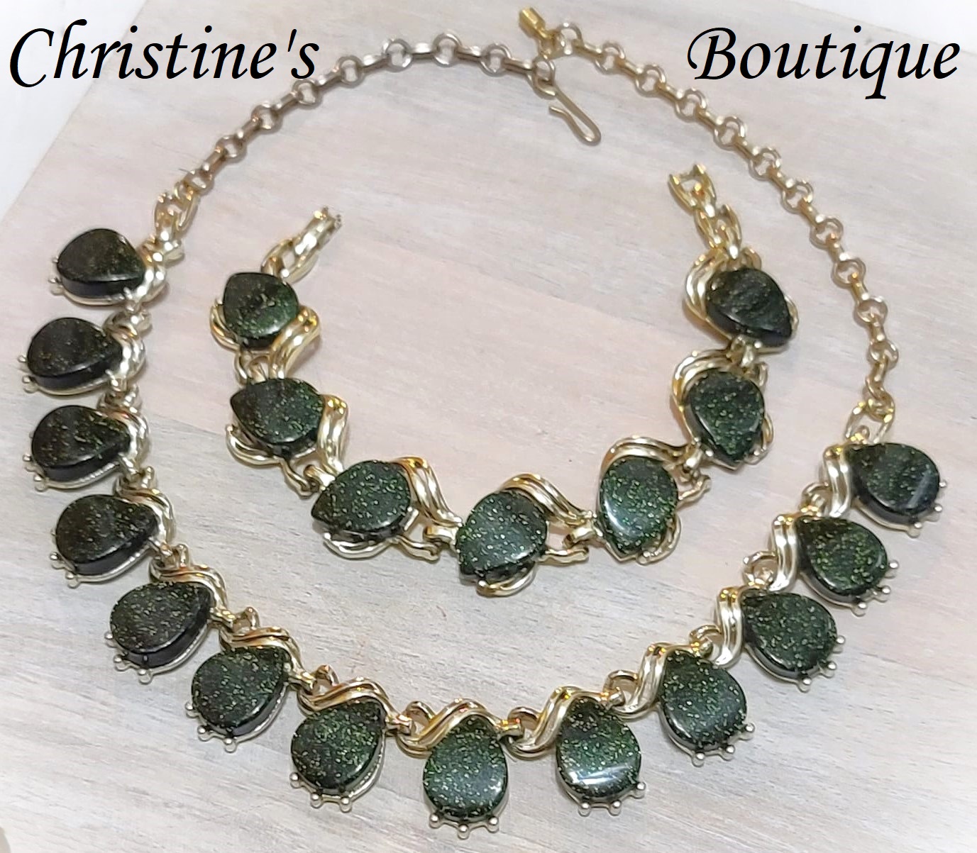 Thermoset Dark Green Speckle Necklace & Bracelet Set