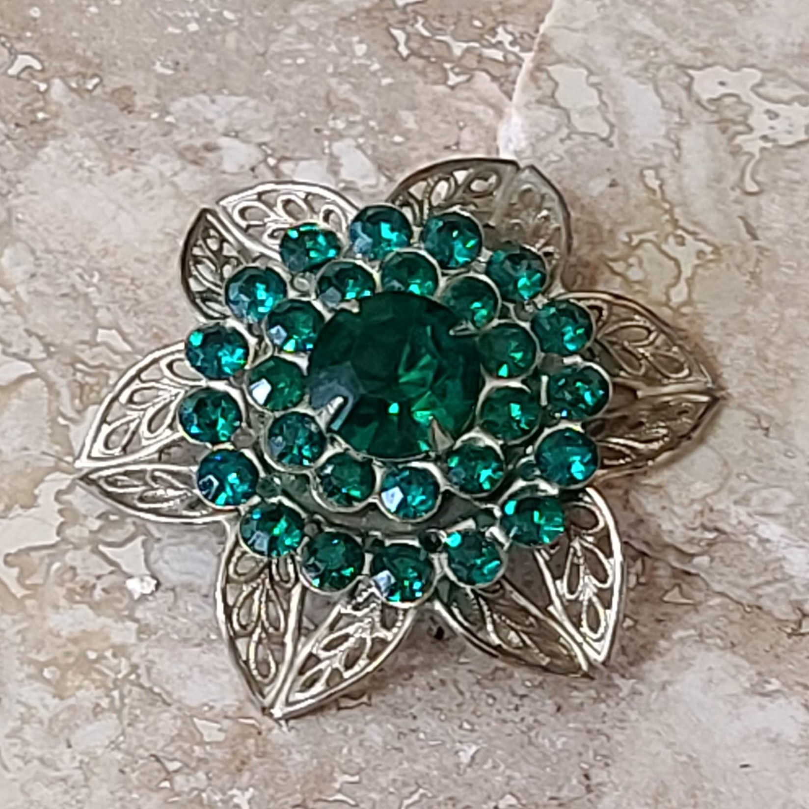 Dark Green Rhinestone w/Filigree Design Flower Pin