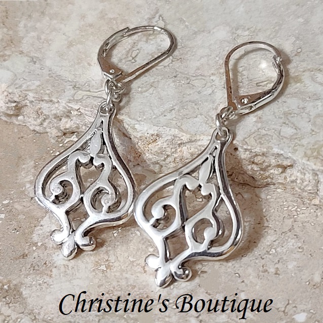 Celtic pattern earrings, vintage pierced by Premier - Click Image to Close