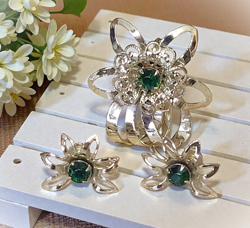 Dark Green Center Rhinestone Spray Pin & Earrings Set
