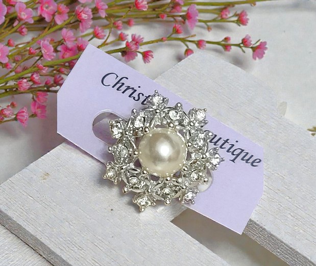 Sarah Coventry Snowflake with Center Pearl & Rhinestone Pin Sarah Coventry Snowflake with Center Pearl & Rhinestone Pin