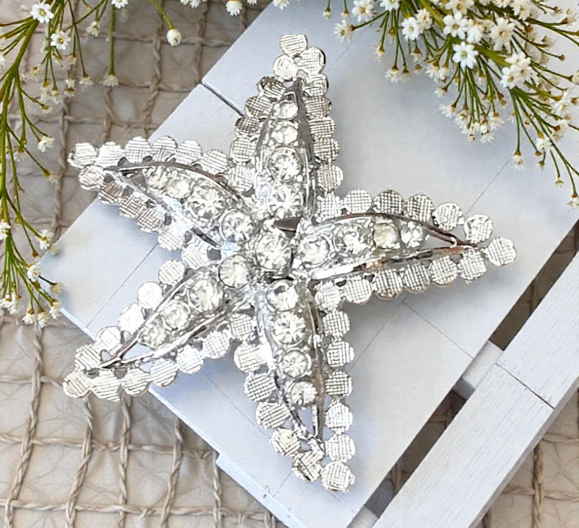 Rhinestone starfish pin, vintage pin