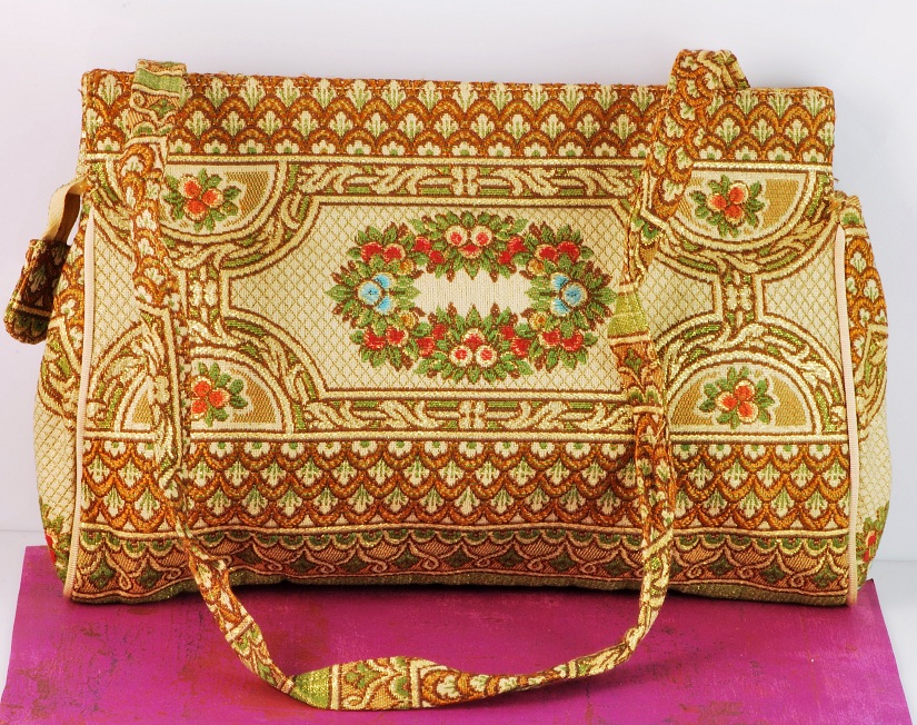 Antique Tapestry Gold Lame' Threading Clutch w/Detachable Handle