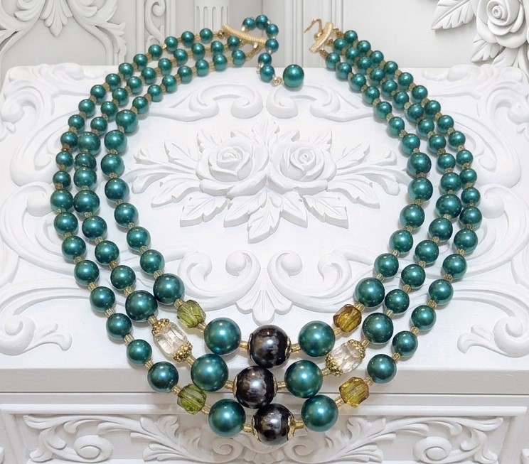 Evergreen and crystals 3 strand choker vintage necklace