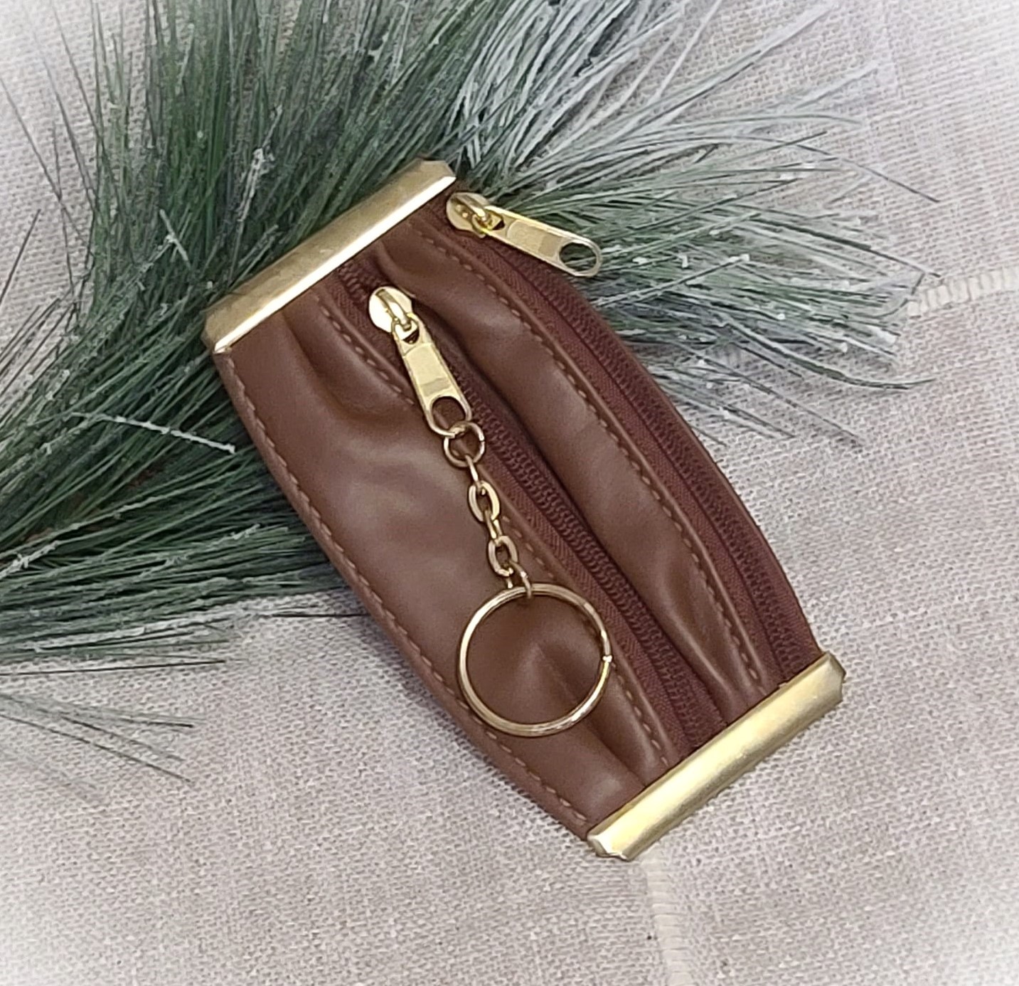 Double Compartment Coin Purse Keychain Vintage New - Brown