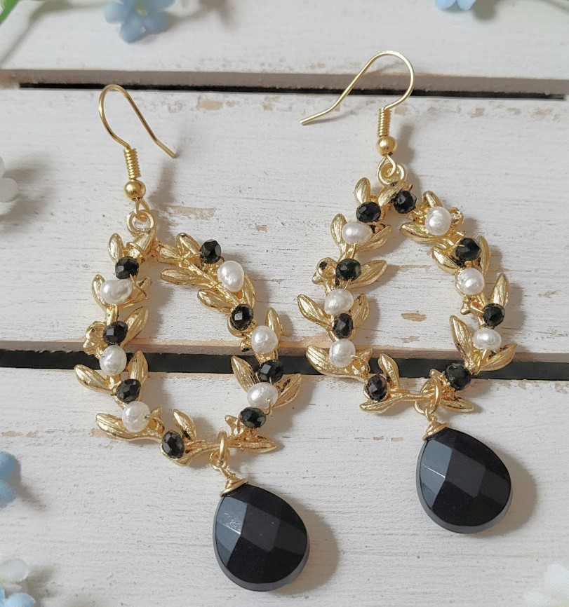 Black Onyx Gemstone and Freshwater Pearl Dangle Earrings