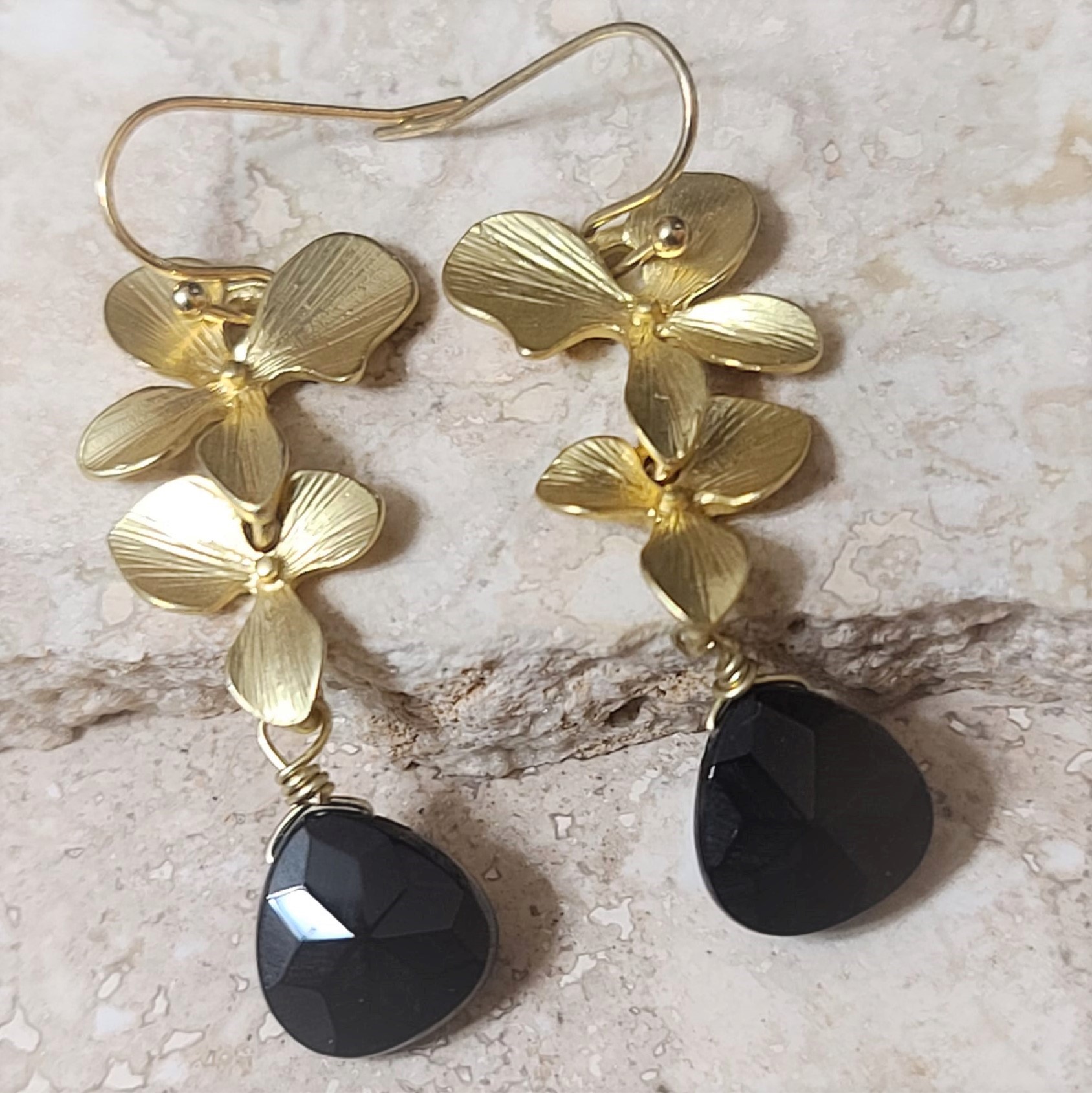 Black Onyx Gemstone & Matt Goldtone Flower Dangle Earrings