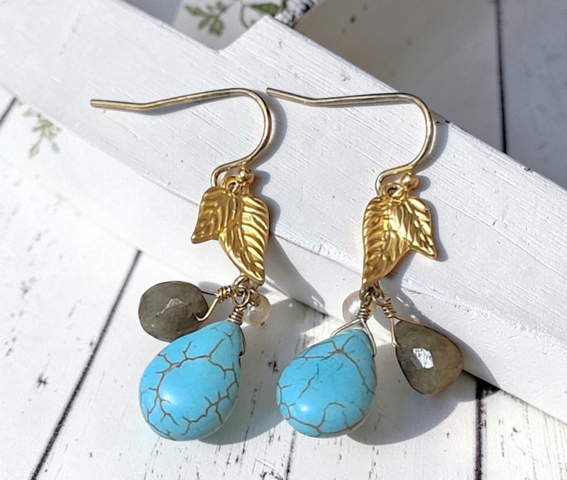 Turquoise Howilite and Quartz Dangle Earrings Turquoise Howilite and Quartz Dangle Earrings