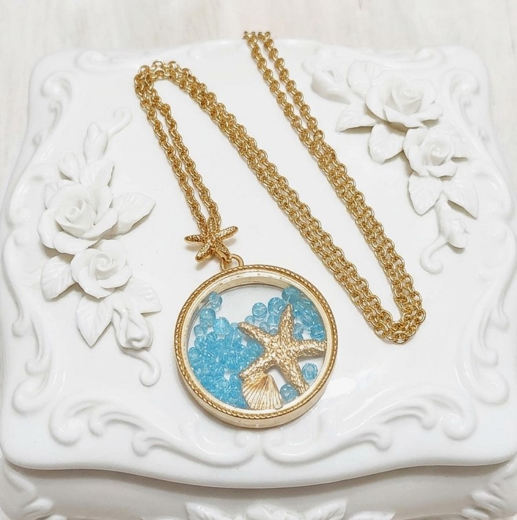 Sea Life pendant necklace, with austrian crystals and starfish theme