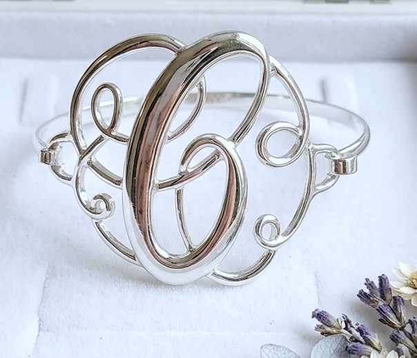 Fashion Initial Bracelet Letter "C"