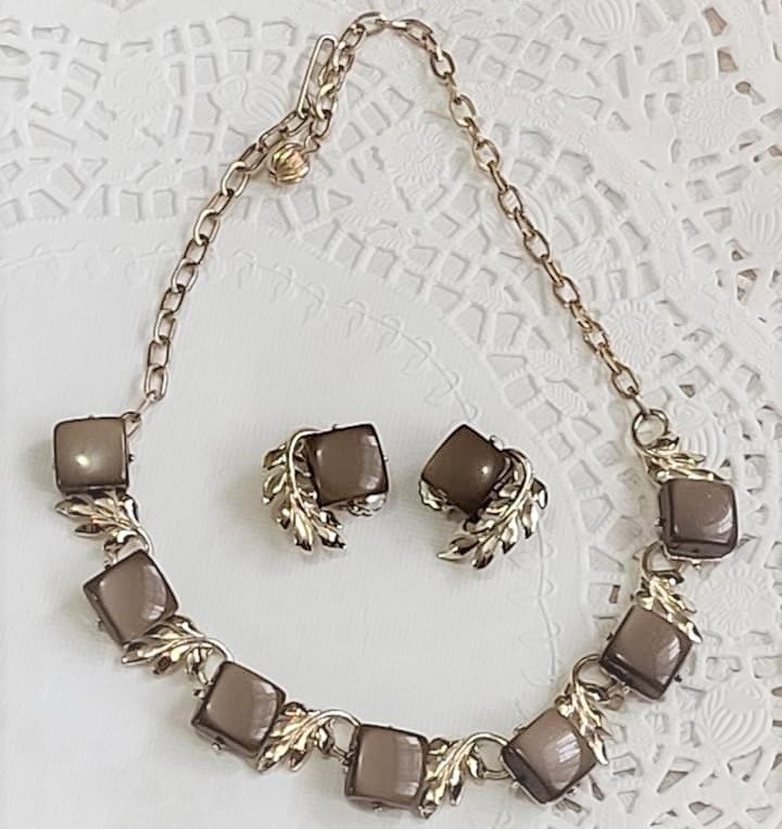 Thermoset Chocalate Brown Moonglow Necklace & Earrings