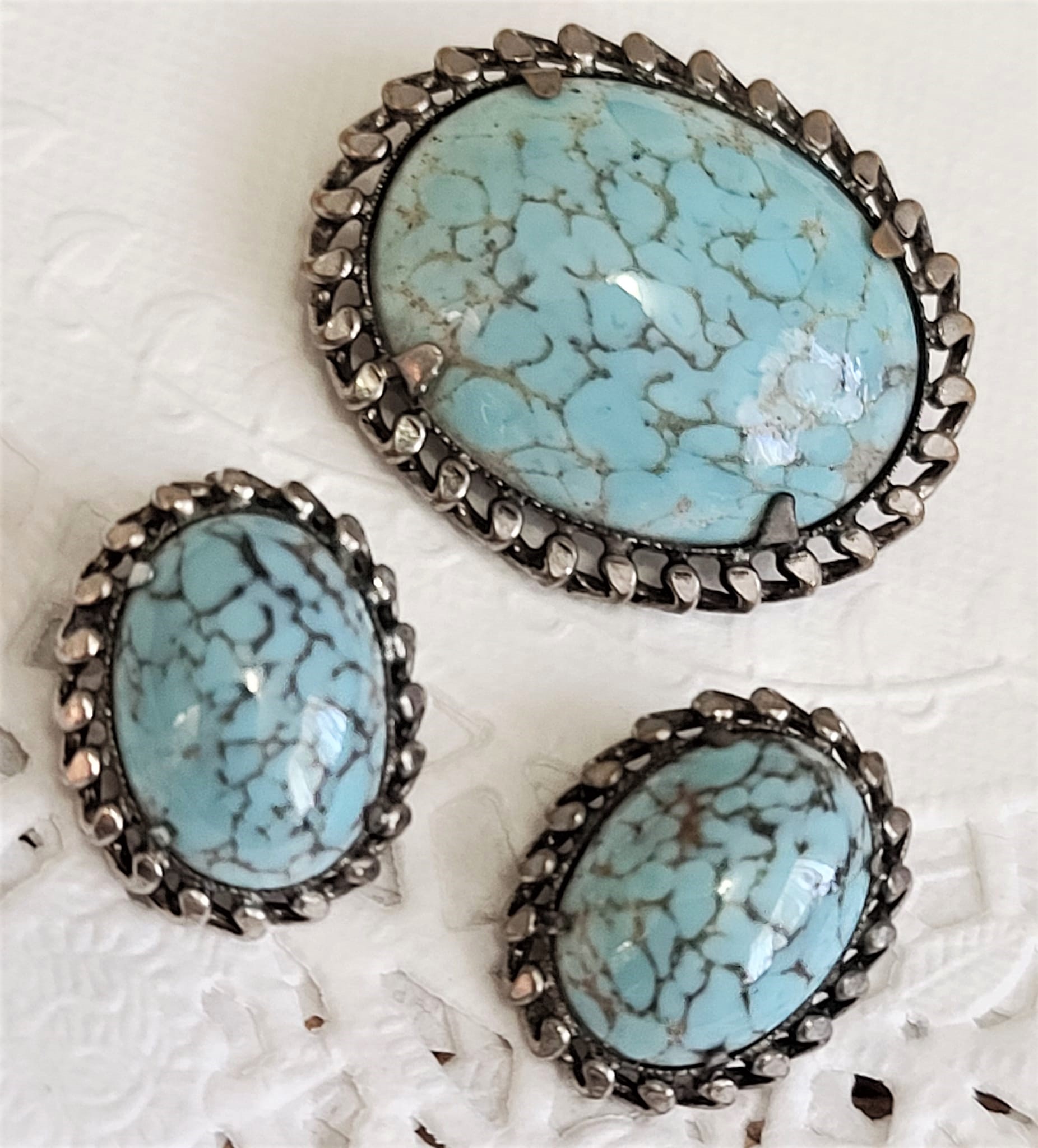 Demi Set Glass Turquoise Pin and Matching Earrings