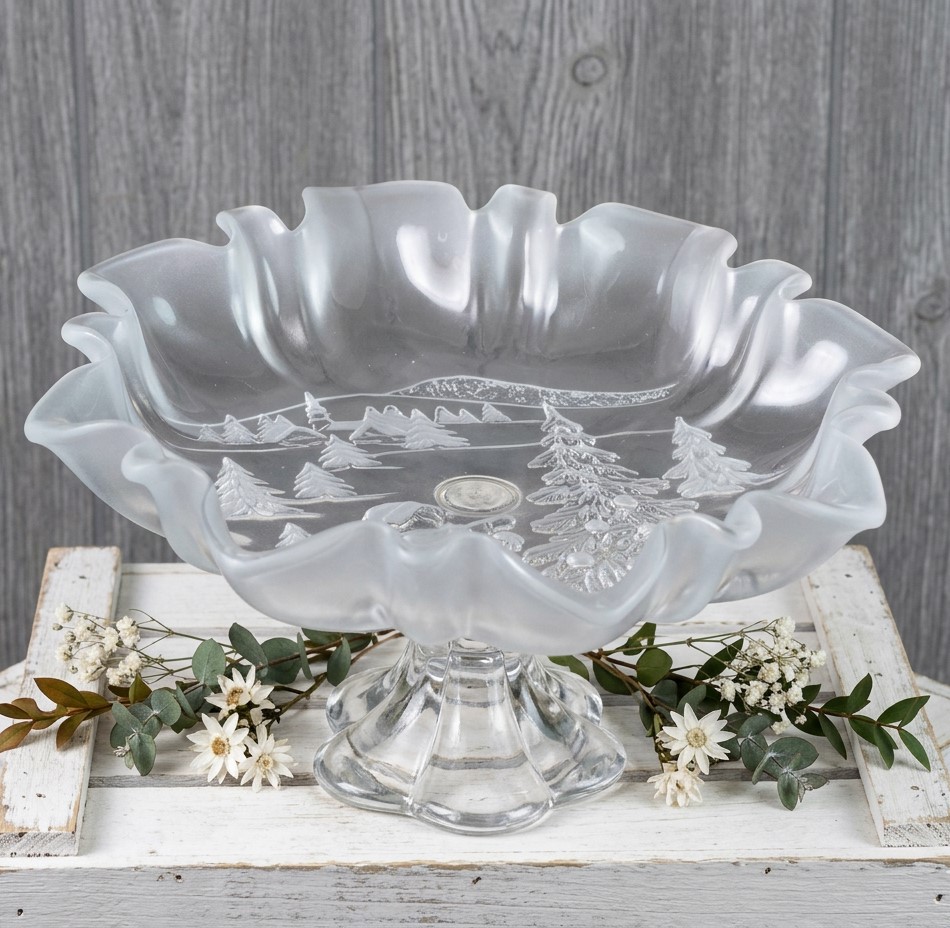 Etched Frosted Glass Pedestal Dish Christmas Scene
