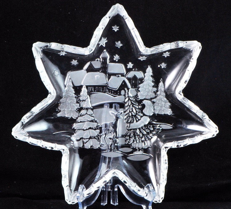 Frosted Glass Christmas Scene Star Shaped Bowl - Click Image to Close