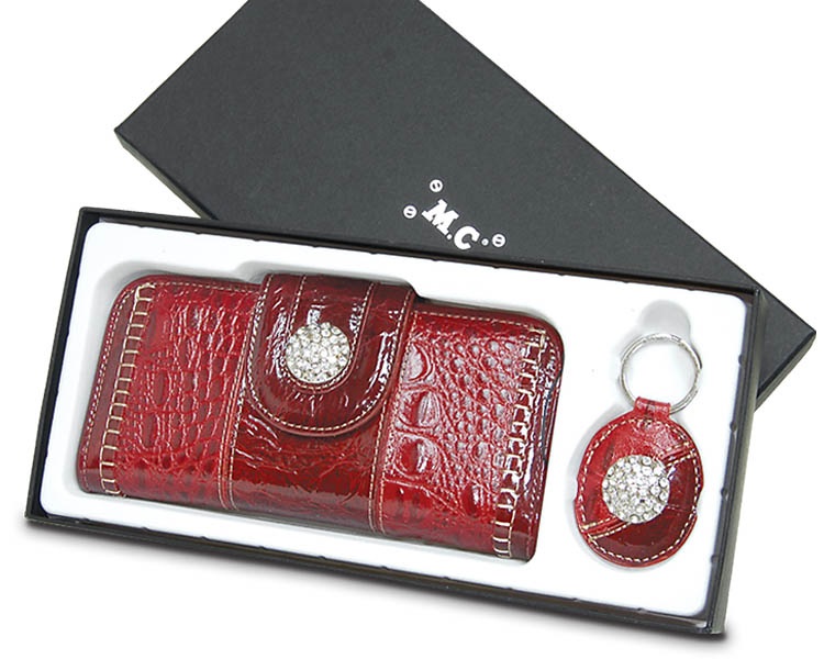 M.C. Marc Chantal Croco Embossed Genuine Leather Wallet & Key - Click Image to Close