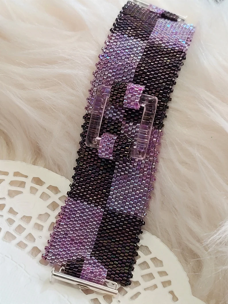 Iridescent Pink & Dark Mauve Abstract Pattern Bracelet
