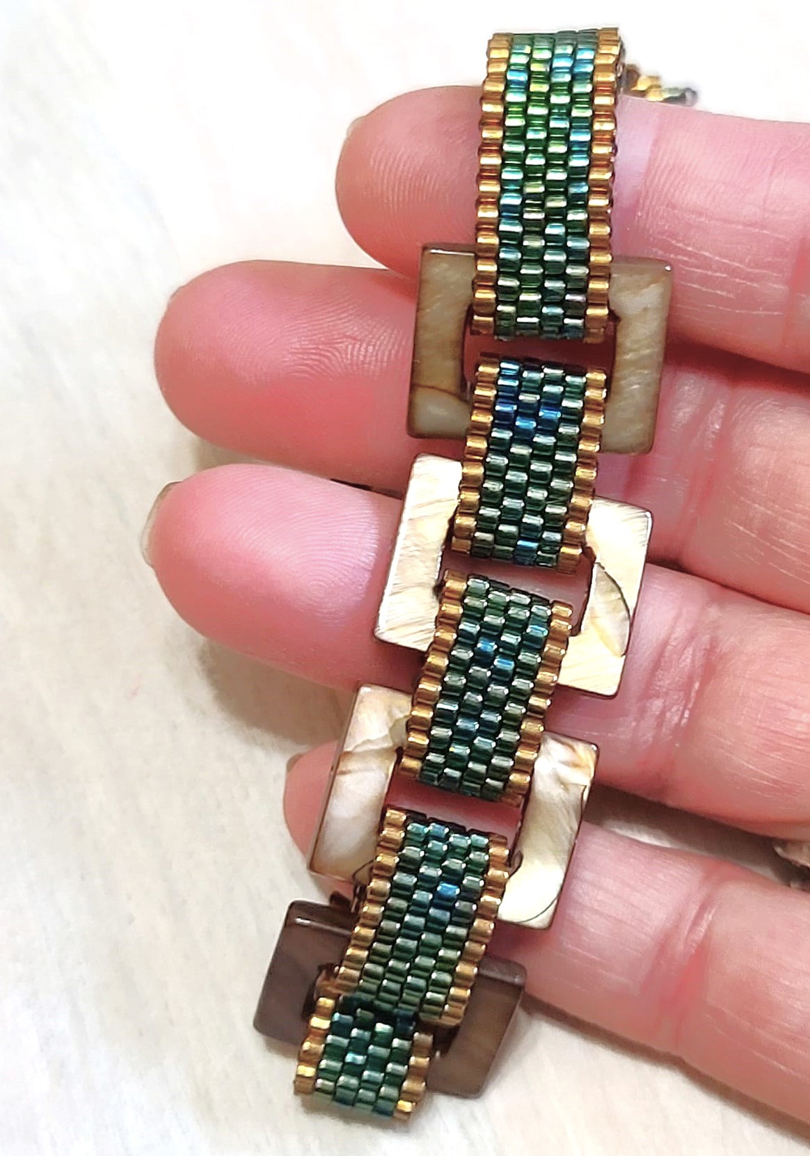 Shell link bracelet, handcrafted, miyuki glass beads