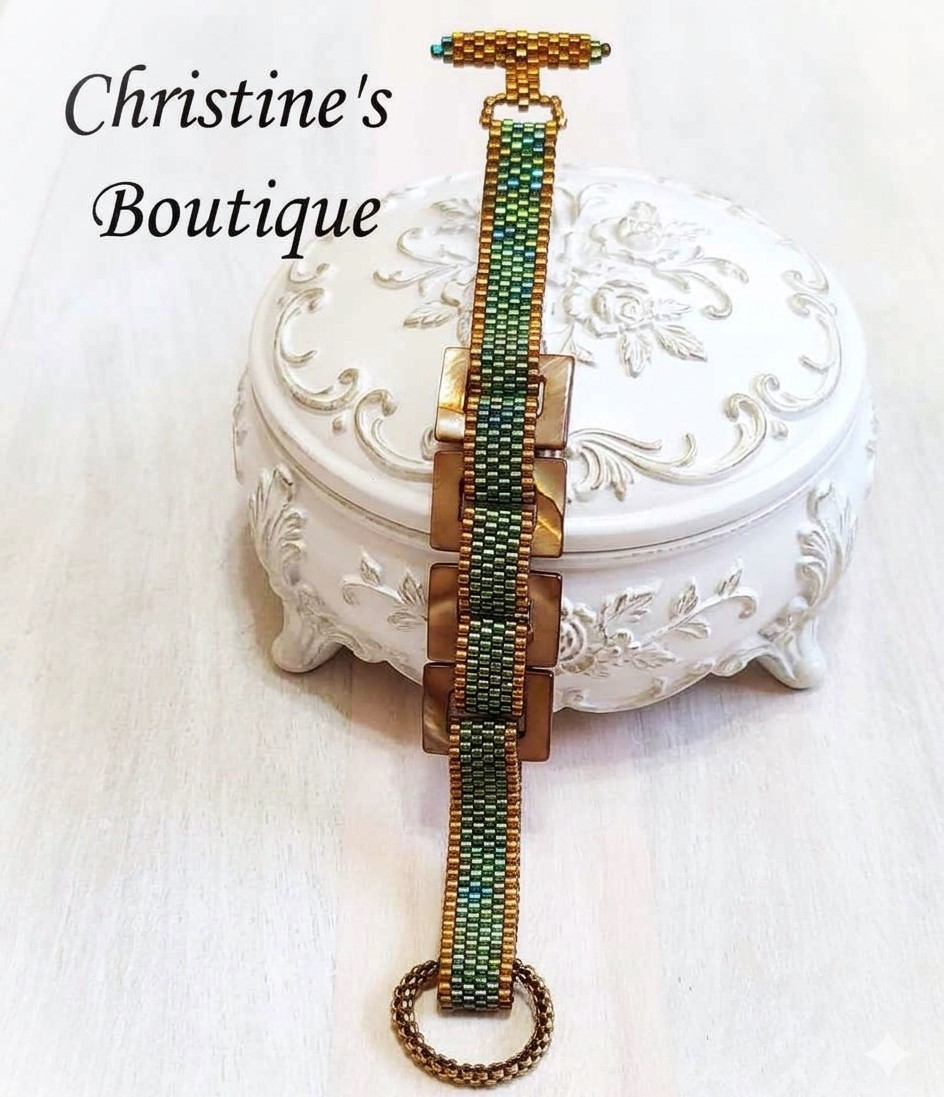 Miyuki Glass Beaded Bracelet with Centered Shell Links