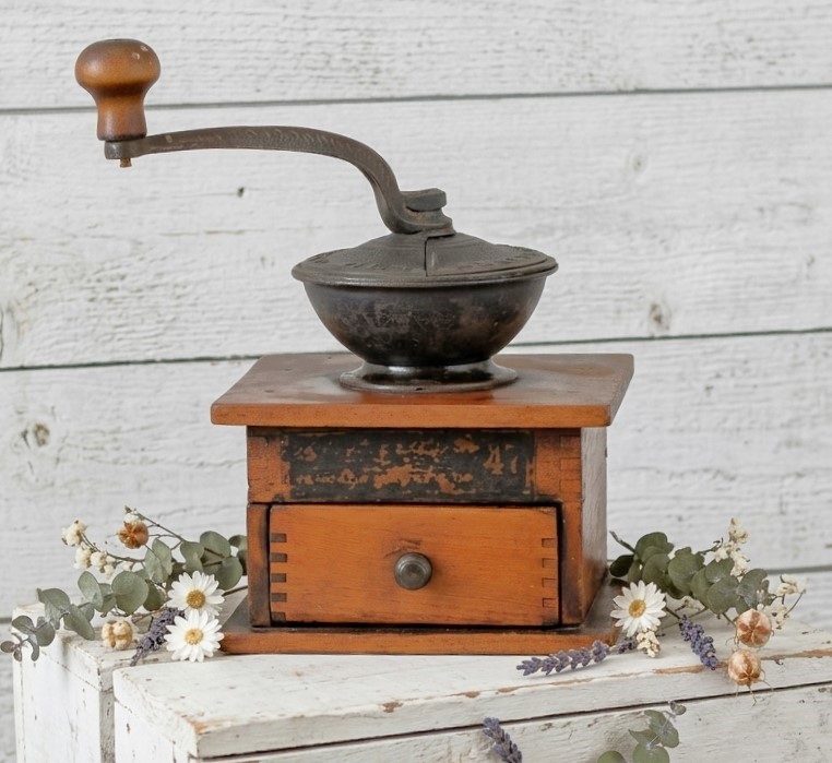 Antique Coffee Grinder by Arcade Mfg Co. Favorite Mill Antique Coffee Grinder by Arcade Mfg Co. Favorite Mill