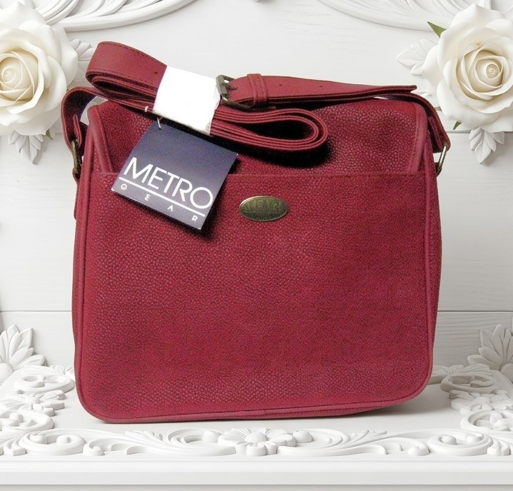 Metro Gear Red Pebble Sueded Handbag