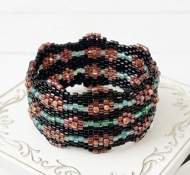 Daisey Pattern Peyote Stitch Glass Bangle Bracelet