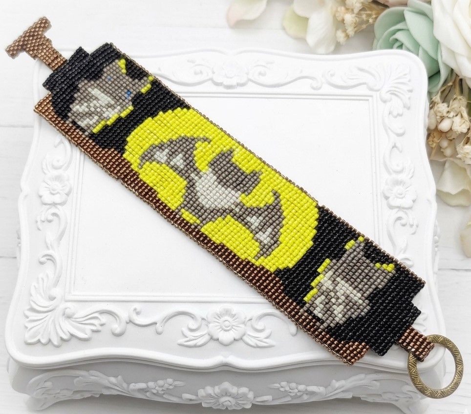 Miyuki Glass Bats in Front of the Moon Bracelet
