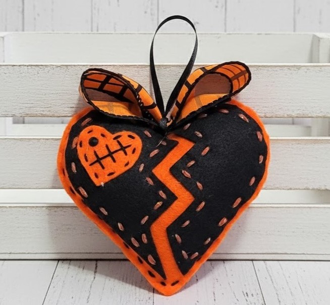 Halloween felt broken heart ornament 2 sided black orange Halloween felt broken heart ornament 2 sided black orange