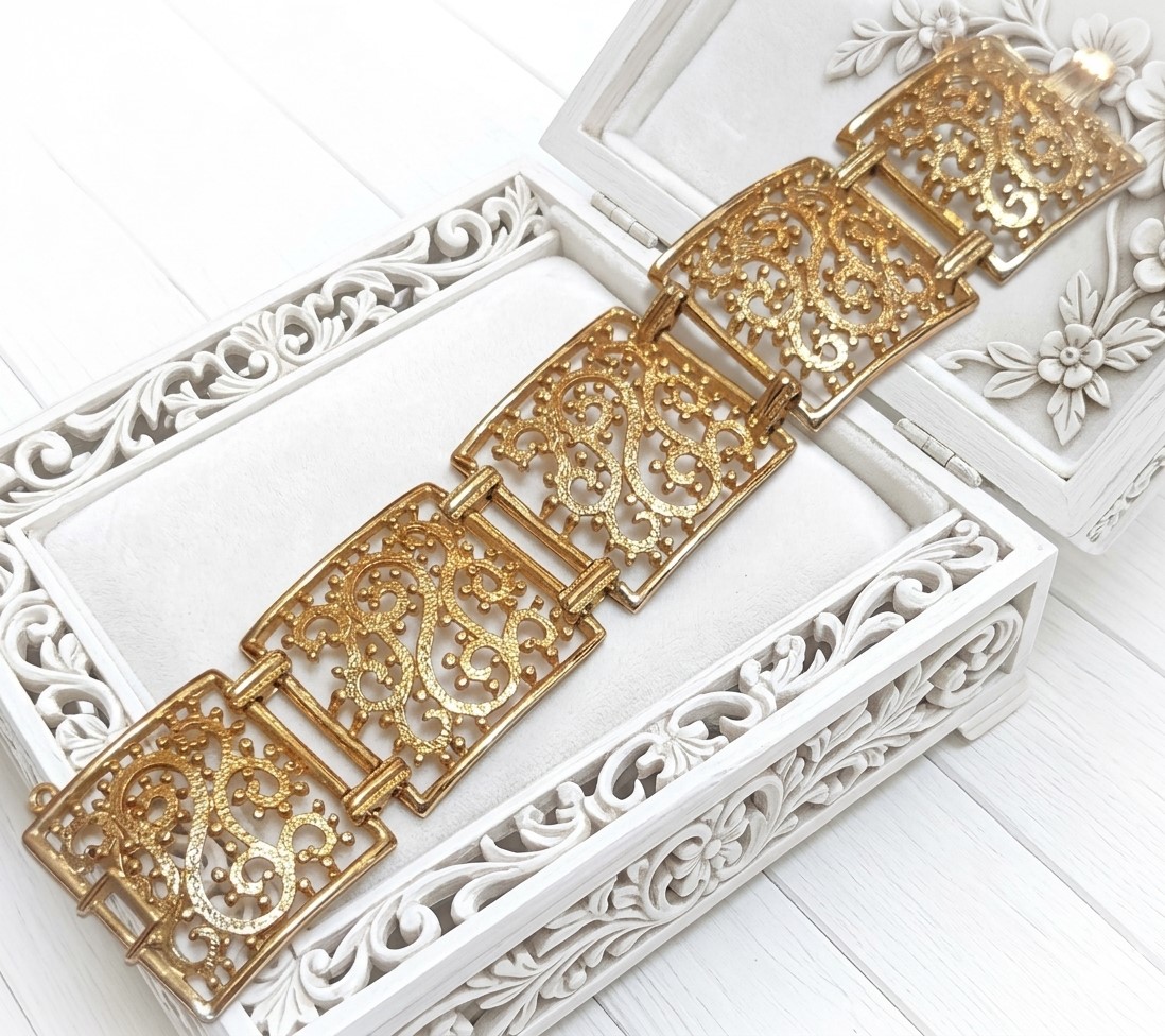 Vintage Filigree Bracelet signed Desginer Michele Lynn